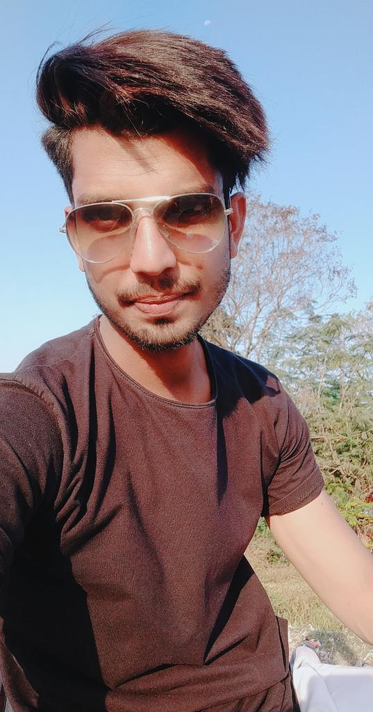 Khan__Sahab85's tweet photo. #Today_Click 😂🙈 https://t.co/6kKKclO5ik