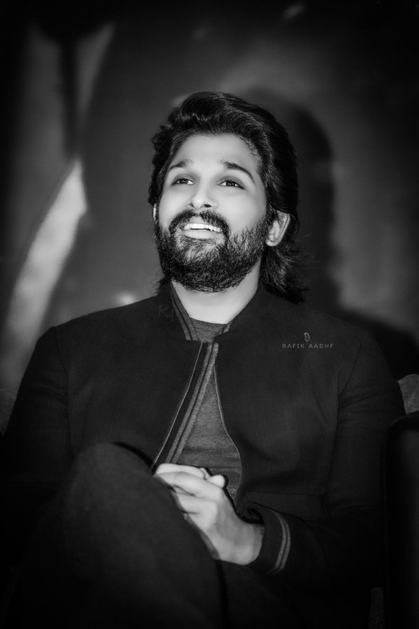 im_Arya_143's tweet photo. 2017
#DJTeaser 1st Ever Teaser in Tollywood Trended 100Hrs+ (108+) with 6MillionViews & 124K likes๐งก
2018
#NSNIfirstImpact teaser trended for 106hrs +
2019 (Dec 11)
#AVPLTeaser - 110hrs+
Fastest 1M Teaser Ever in Tollywood
@alluarjun ๐ฅ
Without Adds & Sponsorship
#Pushpa https://t.co/IVrb5xpRuV
