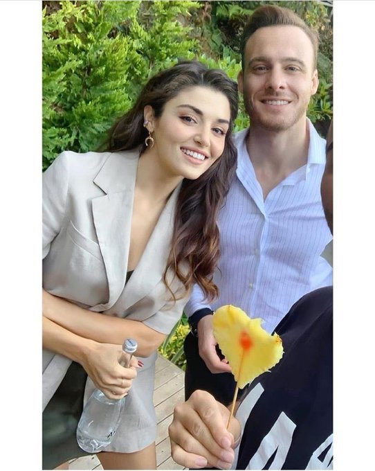 TelevizyonGaze's tweet photo. En İyi Dizi Çifti  ANKET TUR BAŞLIYOR 1. TUR 👍🏻

#EdSer  RT
#ReyMir FAV

Takip etmeyenlerin oyu geçersiz 
Follow @VsSinema 📌
Follow and vote survay @VsSinema

En iyi olan kazanır win 
#SenÇalKapımı #SenCalKapimi 
#Ezgür #EdSerFandomTakiplesiyor 
#Hercai #hercaifandomtakipleşiyor https://t.co/VpCQ2jS0jz