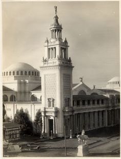 San Francisco, 1915. Just look at this. The first looks straight out of Aladdin. The second is an even better version of Roman than even the Romans achieved.