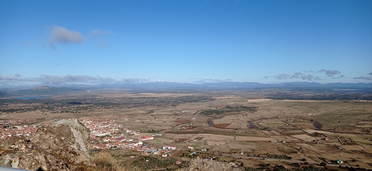 Manolo15808108's tweet photo. Apertura de claros por el sector más oriental de La Siberia Extremeña, tras unos días que dejan un acumulado de 60mm
#Extremadura 
#LaSiberiaExtremeña
@carlos_benito 
@ElTiempo_tve 
@eltiempoex https://t.co/FE8YsrWRVU