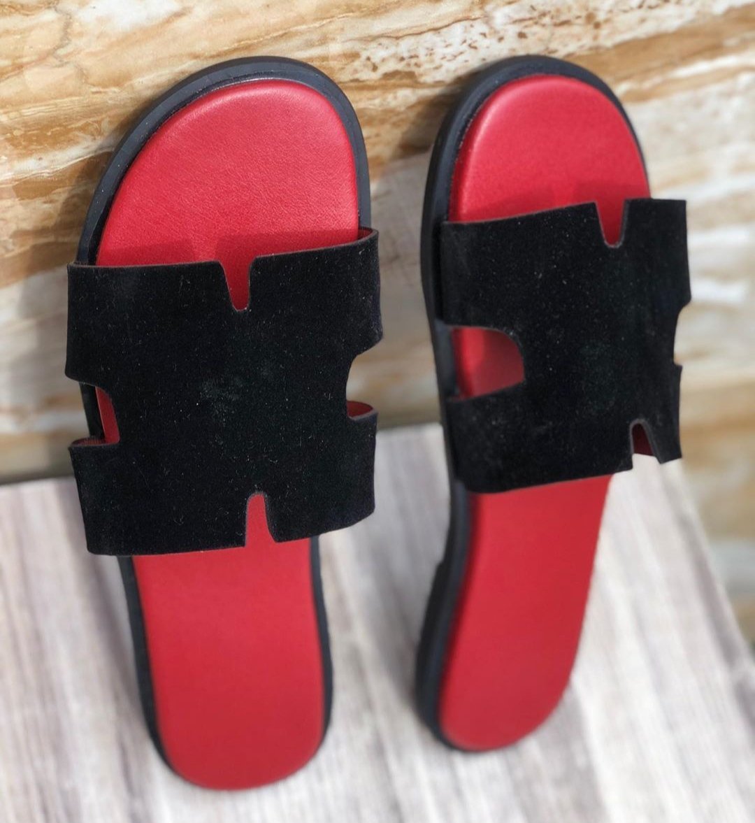 rayor_therealto's tweet photo. Quality Handmade Slippers and slides available as seen
To place your order click on the link on BIO to direct you to our watsapp or send us a DM
Kindly help RT π
#fashion
#footwears
#Hermesslippers
#EasySlides https://t.co/C7VhqK9TuB