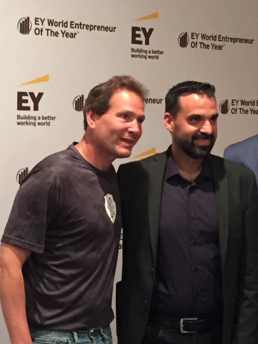 PayPal, müşterilerinin PayPal hesaplarını kullanarak Bitcoin ve diğer sanal para birimlerini alıp satabilmelerine olanak tanıyan yeni bir özellik duyurdu. 2021'in başlarında bu sanal paralar PayPal'ı kabul eden 26 milyon satıcıdan bir şeyler satın almak için kullanılabilecek.