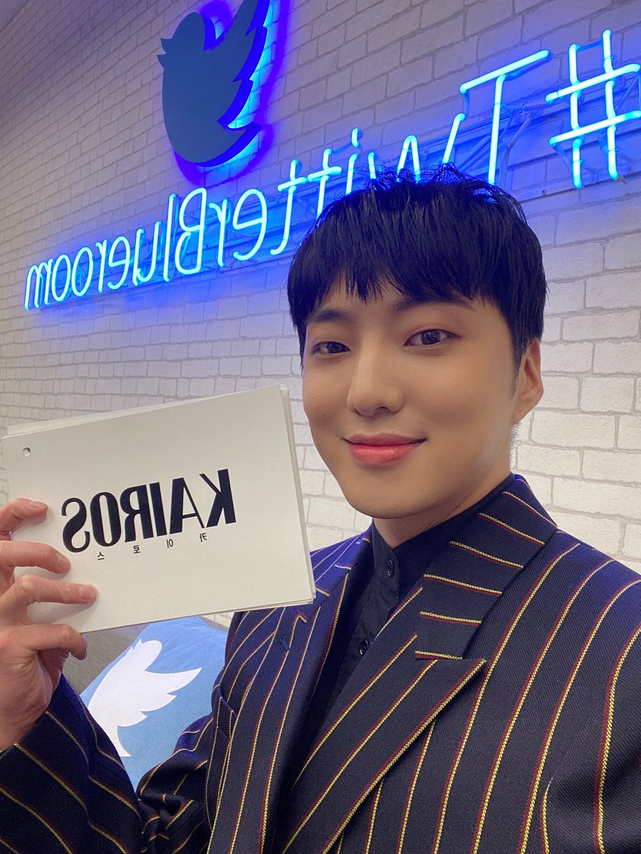 official_yoon_'s tweet photo. #TwitterBlueroom live!! #카이로스 #KAIROS https://t.co/m4hEJUm5Cm