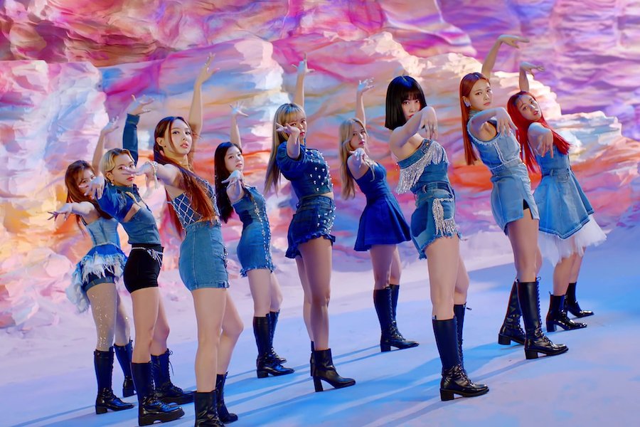 soompi's tweet photo. WATCH: #TWICE Goes Retro With Energetic "#ICANTSTOPME" Comeback MV #EyesWideOpen
https://t.co/mPGK8T1c8L https://t.co/frsACuvEwE