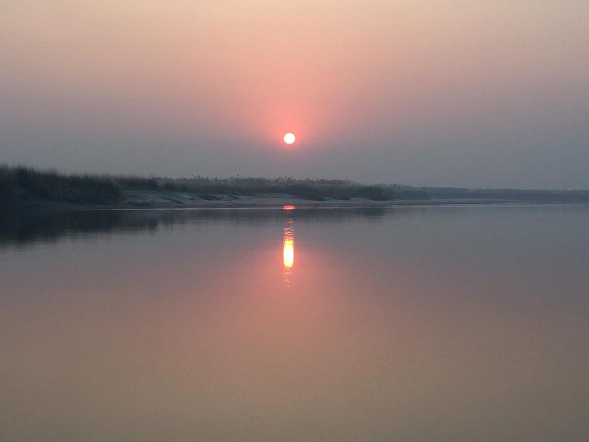 dushy40098's tweet photo. Refreshing cycle ride to outskirts of Lucknow along Gomti #savegomti https://t.co/uYA7S4zDpU