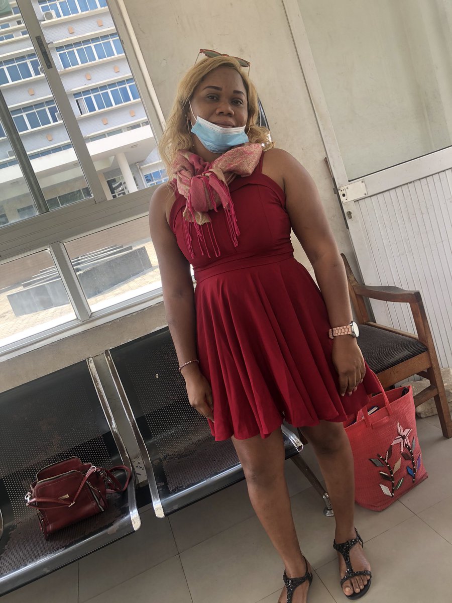 innoklo's tweet photo. Je viens d’être repousséesàs aucune courtoisie à l’entrée du Ministère des Affaires Étrangères du Bénin. Soit disant que ma robe est trop courte. Je veux comprendre @gouvbenin  @BeninDiplomatie.   C’est la colère qui me@donne cette tête. #wasexo  #ctn #team229 https://t.co/zpsqow052I