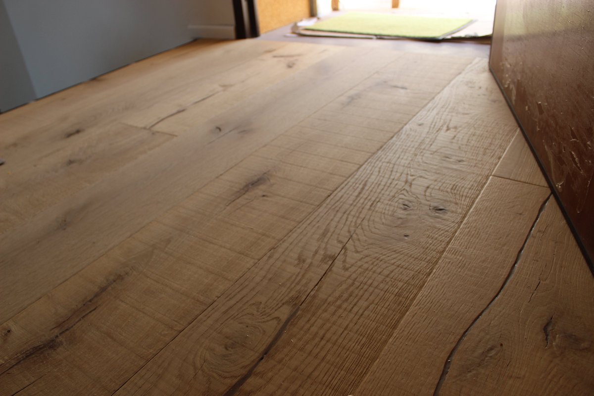 Milli_Parquet's tweet photo. L'Eleganza di un Pavimento in Legno è Unica.
#parquet #prefinito di #rovere #francese . #stuccatura nera e #lavorazioni quali #segatura , #bisellatura #invecchiata ,#spazzolatura e #finitura #naturalizzata . #milli #milliparquet #millimassimo
Michael 3203296043
Massimo 3397776045 https://t.co/IcVlQaS7hm