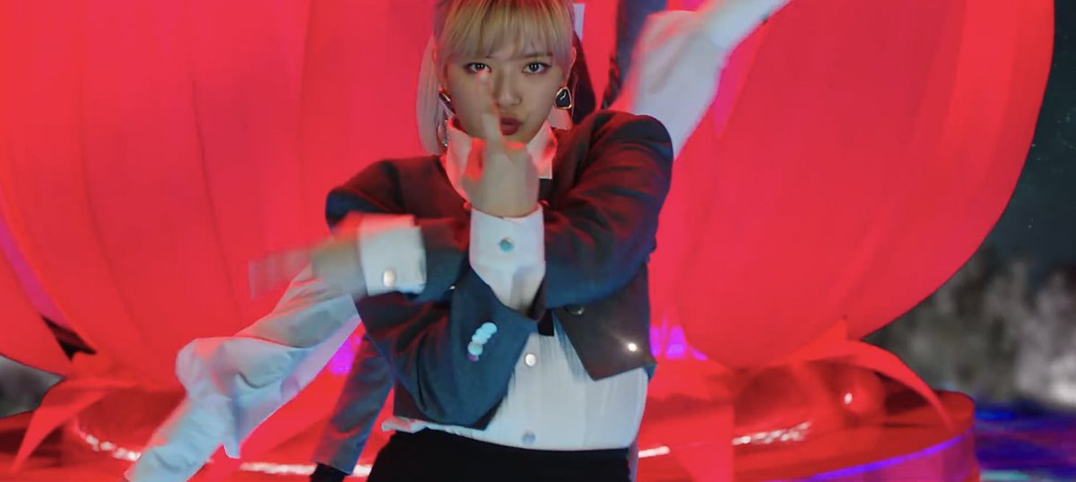 FroppyYeojin's tweet photo. JEONGYEON OWNS THIS ERA. LOOK AT HER. THE SAPPHICS WONNN 
#TWICE_CANT_STOP_US
#트와이스_아이캔트스탑미_컴백 
#JEONGYEON https://t.co/nQlTZHpfZs