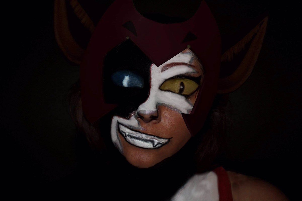 _HellaGay_'s tweet photo. Hey Adora
So I did a thing for Spooky Season👻
I became the corrupted version of Catra🖤
It came out better than I thought🔥
#SheraandthePrincessesofPower #Catra #CorruptedCatra #Shera #Halloween #halloweenmakeup #halloweencostume
@DreamWorksSheRa @Gingerhazing https://t.co/SEm4S2lk41