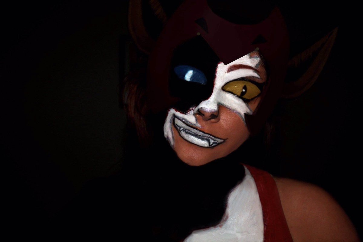 _HellaGay_'s tweet photo. Hey Adora
So I did a thing for Spooky Season👻
I became the corrupted version of Catra🖤
It came out better than I thought🔥
#SheraandthePrincessesofPower #Catra #CorruptedCatra #Shera #Halloween #halloweenmakeup #halloweencostume
@DreamWorksSheRa @Gingerhazing https://t.co/SEm4S2lk41