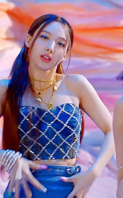 archivenayeon's tweet photo. NAYEON IN THIS OUTFIT!!!!! https://t.co/goDOrk3pJf