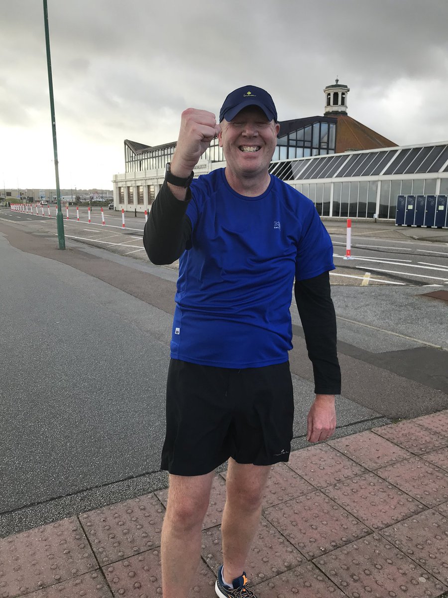 craigaw1969's tweet photo. A bit of #MondayMotivation. Never doubt what you can achieve. Never accept that things can’t change. The guy on the left is now the 3 time marathon finisher on the right having run @dublinmarathon, @maratobarcelona and @StirlingMarathn since 2018. #ukrunchat #changeyourlife https://t.co/QdARYFkM04
