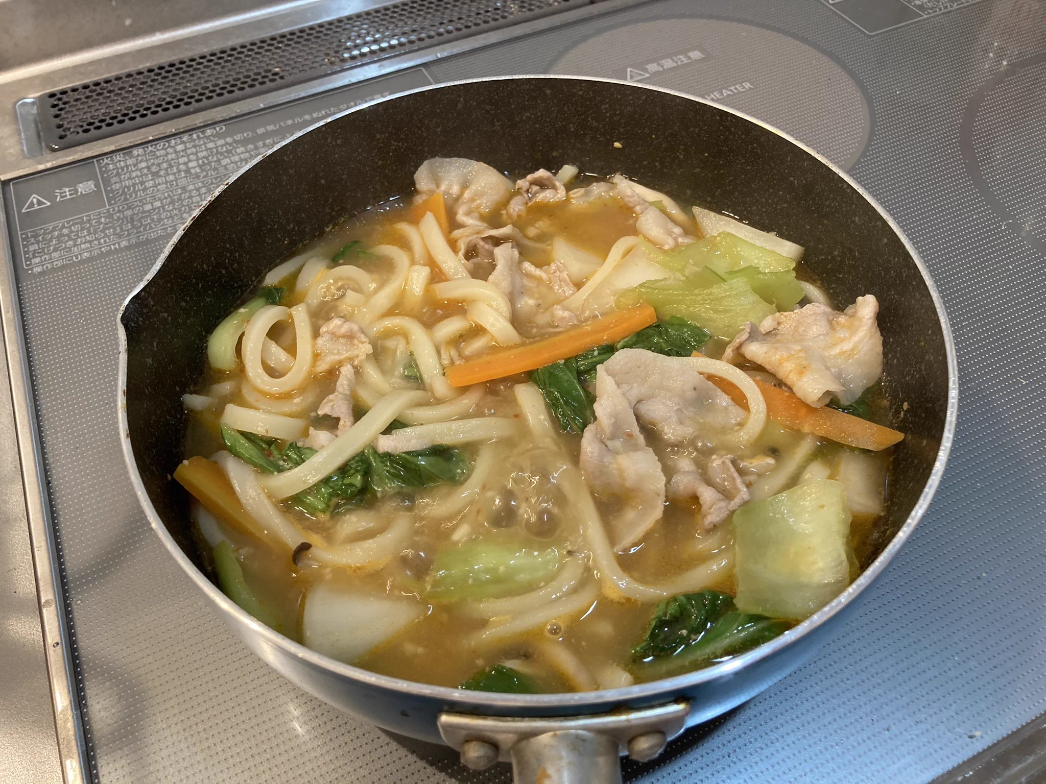 美味し！
キャベツの代わりに余ってた青梗菜、ぬか漬けの余りの大根、今日も豚バラ  