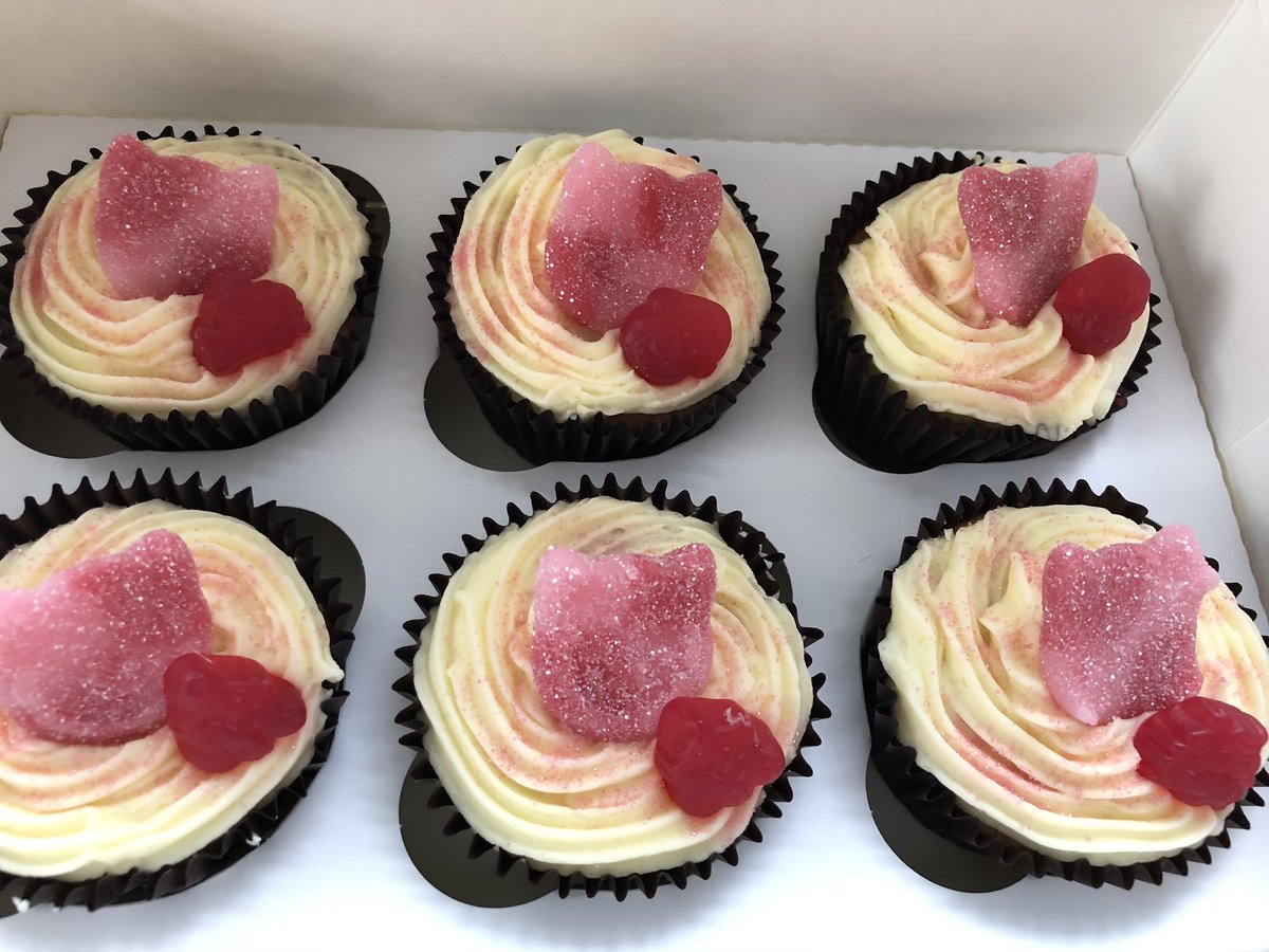 Wharty33's tweet photo. Just a little Thankyou from Me to Emma &amp; The Team @Morrisons Atlas Mills Bolton  😊 for their Continued Support to @FortaliceBolton 
Enjoy the 🧁😊😁 https://t.co/uaM6I0dMMO