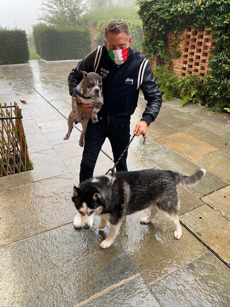 Anche i nostri Amici Fedeli 🦮🐕🦺- come noi - hanno bisogno di Affetto e di ❤️ 🐕🐩🦮🐕🦺 e ricambiamo dandocene ancora di più. Ci danno inoltre tanta 💪 e coraggio SEMPRE e anche in questo momento così complesso. Ricordiamoci di non abbandonarli MAI https://t.co/S1fhGUYBFB