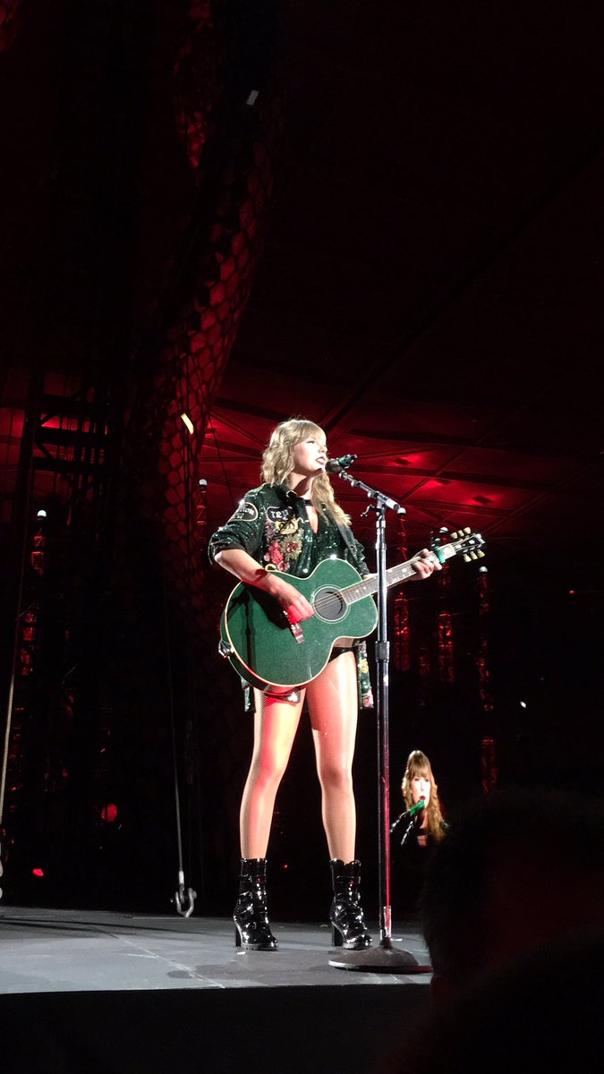 moeka_swiftie's tweet photo. Happy 2years of #RepTourMelbourne π¦πΊππ My first travel abroad was so amazing thanks to her show!! And I was so happy to meet many international swifties π₯°π₯° It is a special memory for me β¨β¨ @taylorswift13 @taylornation13 https://t.co/ojq9k9eU3S