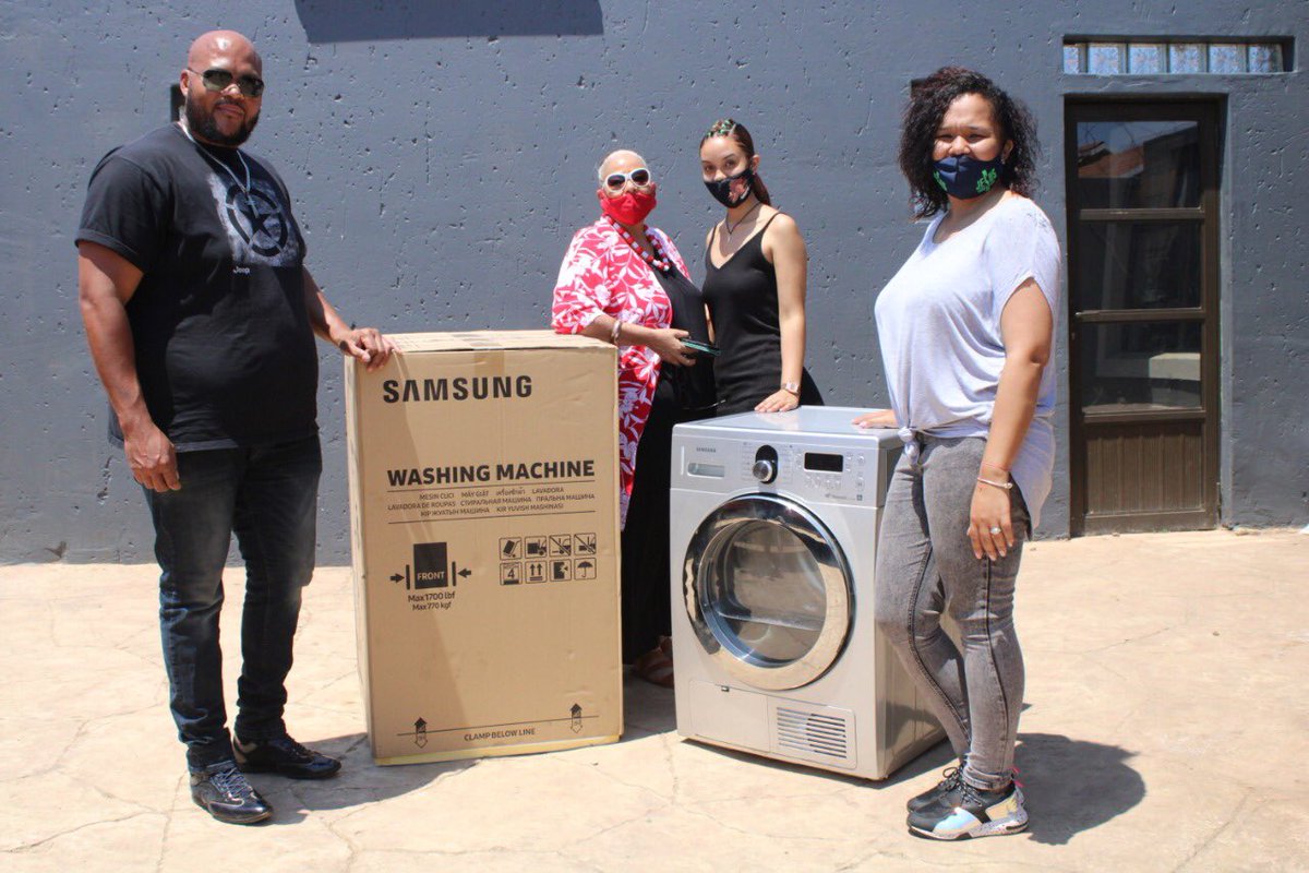 blackdoeksa's tweet photo. A heart-felt thank you to Zenia Constance who heads up our Faith based organizations, our founder Kelleigh James and the rest of the BDM team for securing these much needed resources for our local safe house in Eldorado Park. #BlackDoekMovementSA! https://t.co/FzxBQOt8A9