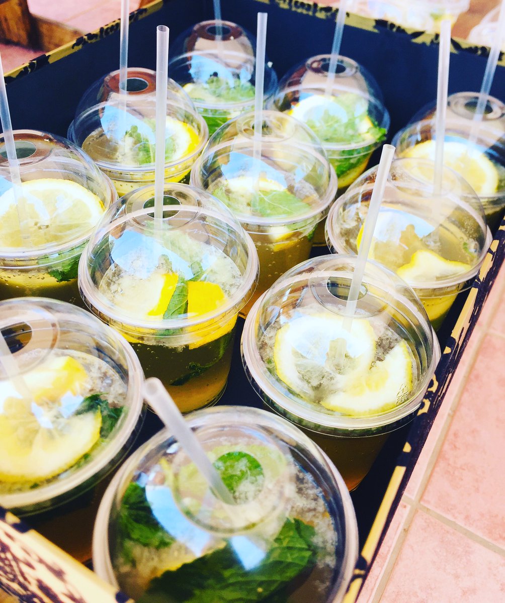ace_chefs's tweet photo. Big feast on this whole bream meal! Get our Saturday meals with a complementary lemonade for P40.
#acechefs #acefood #acesaturdays #theaceway #pushaBW https://t.co/s59BqD9Oda