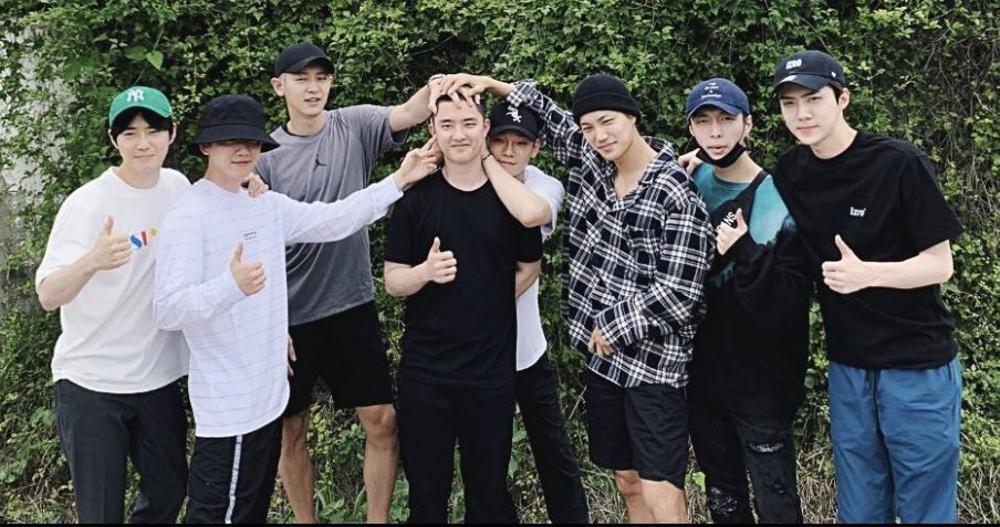 lightup0408's tweet photo. Cherish this family ❤️✨
@weareoneEXO https://t.co/51VoxM8LYc