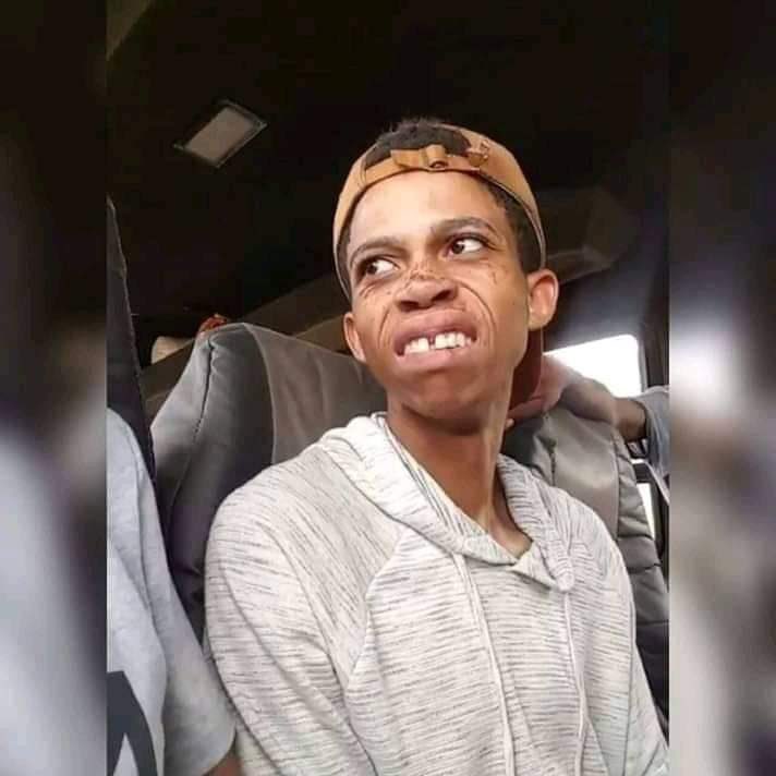Eunicebrown86's tweet photo. @DyanJossy @TheTobyLouis @Ada_Jenny12 Comman slap me na 🤣😂
#ShopFromTacha https://t.co/0OYsInLkA4