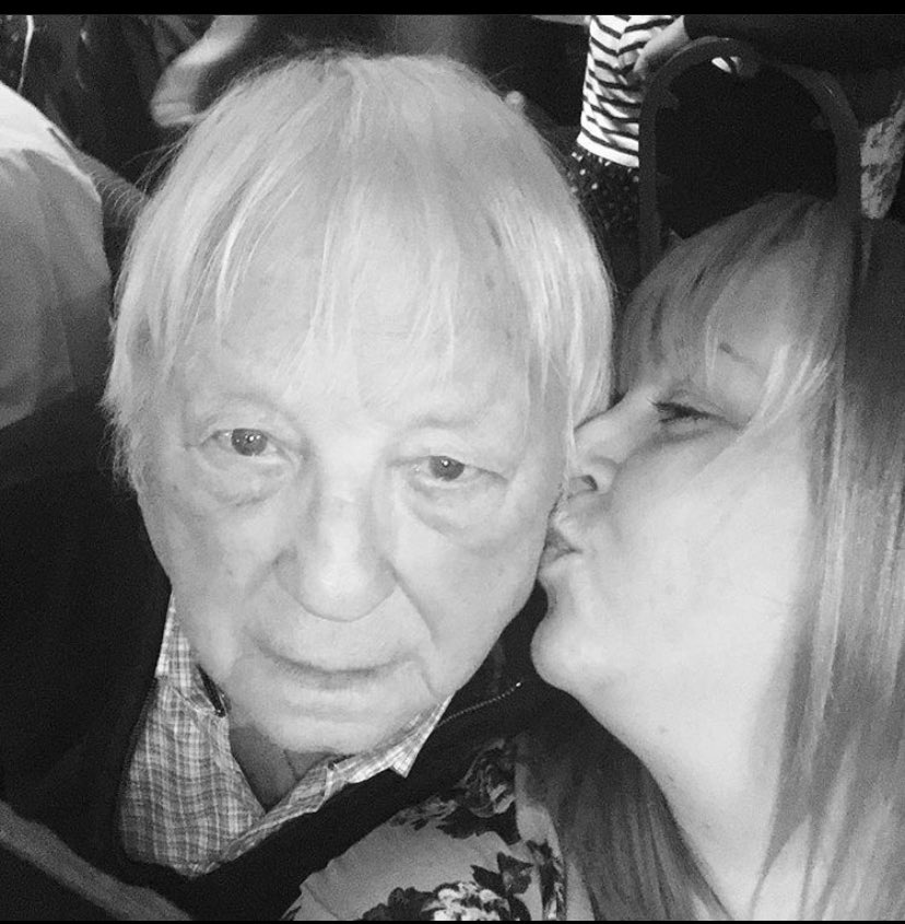 hbentley_SW's tweet photo. Just wanted to say thanks to the lovely staff on @ward18_rph who cared for my grandad until his very last breath. Thanks for all the brews and the chats, you all made it so much easier for us x #nhsangels https://t.co/XO4BmnTFbl