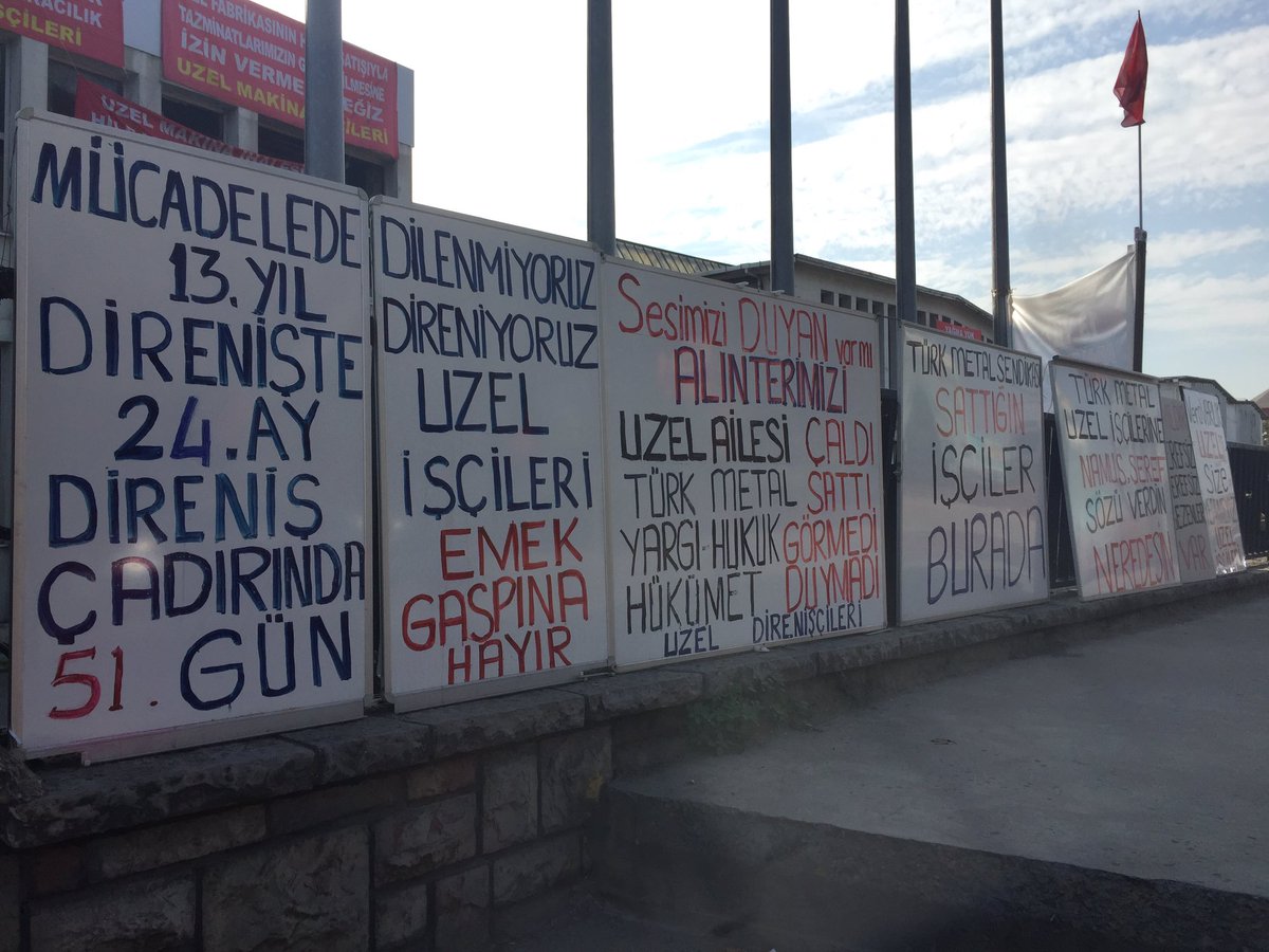 Mücadelede 13. yıl, direniş çadırında 51. gün: Uzel işçisi hakkını istiyor | Uzel Makina işçileri, 13 senedir ödenmeyen tazminatları için başlattıkları direnişe fabrika önünde kurdukları çadırda devam ediyor. Çadırda 51. günlerini tamamlayan işçiler, 24 saat nöbette.