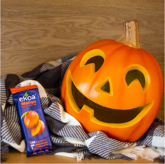 ekoa_brands's tweet photo. The best snack for #halloween this year: Ekoa Bars are naturally sweet and make for a perfect treat for all ages! No tricks, just treat 😉  #healthytreats #naturescandy #naturallysweet #healthyfood #healthyeats #eatcleanfeelgood #healthysnacks #wellandgoodeats #healthyeating https://t.co/vvanFxUKip