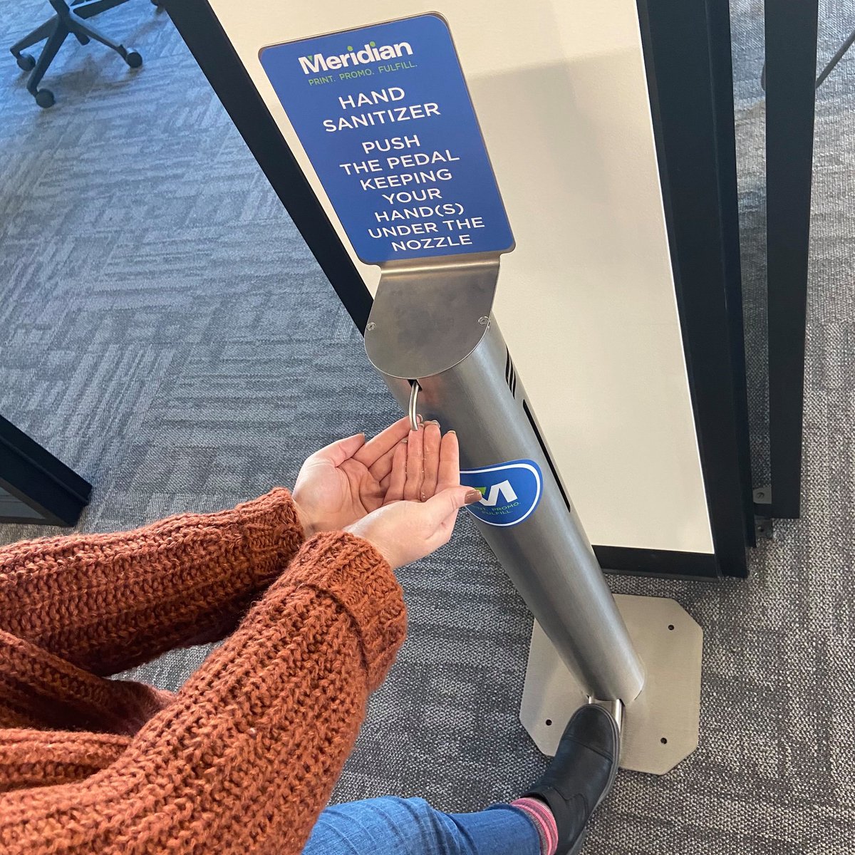Meridian_Direct's tweet image. 👏 😷🙌 Happy Monday from the @Meridian_Direct team! We're starting off the week sanitized and socially distanced with help from Astreea North America's pedal hand sanitizing station.
__
#astreea #pedalhandsanitizer #handsanitizingstation #ppe #safety #doyourpart #stopthespread