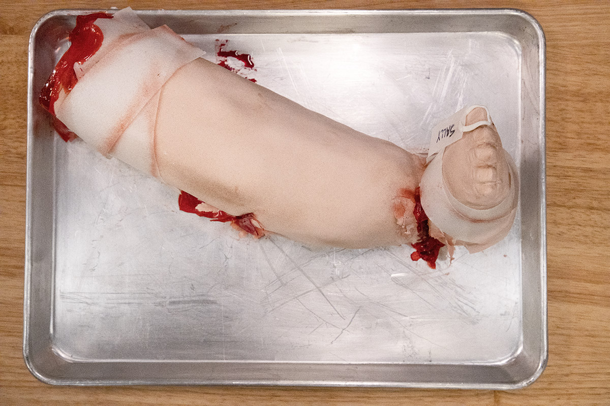 FoodNetwork's tweet photo. Which severed limb cakes should go on to the final challenge? #HalloweenBakingChampionship https://t.co/tUuNezid9h