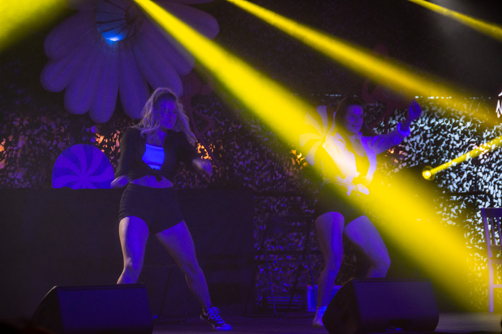 lborouniarts's tweet photo. There were so many amazing photos from Cabaret night we couldn't decide which ones to share, so here are a few more! 😄 #lborouniversity #luarts #lborouni #loughboroughuniversity #lborofreshers #lborofreshers2020 https://t.co/dgnzpS5G2K