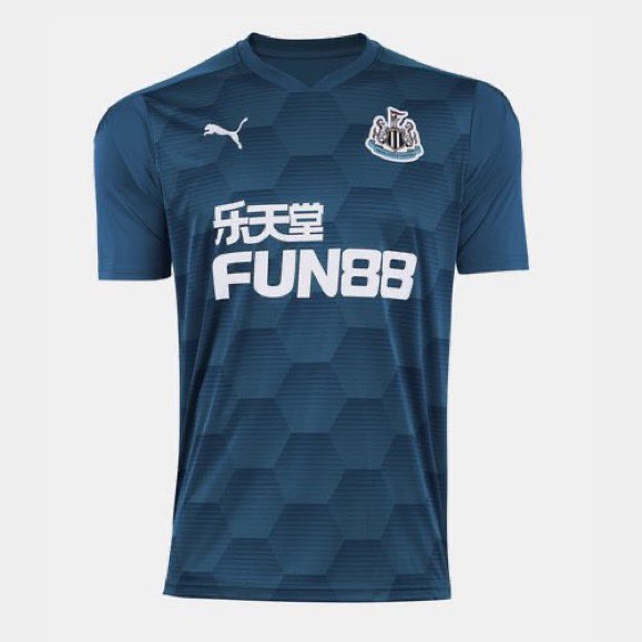 Follow &amp; RT and if <a href="/NUFC/">Newcastle United</a> beat Everton this weekend we’ll giveaway the home shirt to one follower ⚫️⚪️

If they keep a clean sheet we’ll giveaway a goalkeeper jersey to another follower! 🤩

#NEWEVE #NUFC