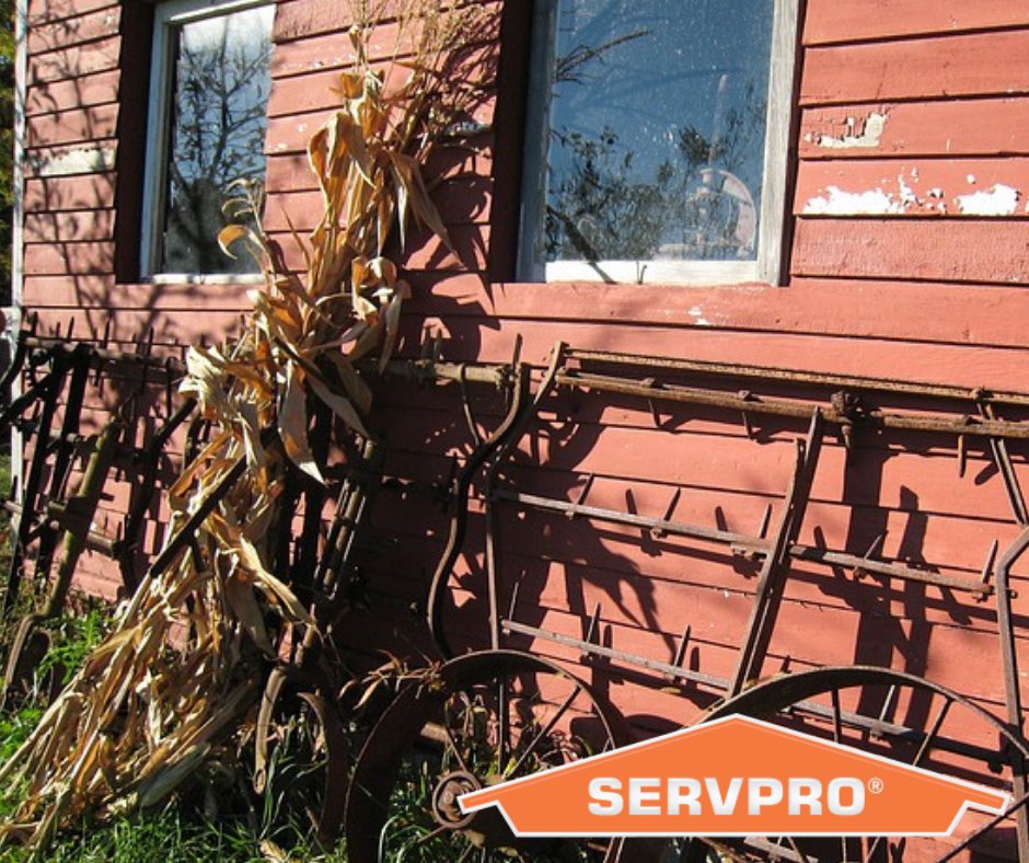 ServproCenUnion's tweet photo. Keep fall decorations away from open flames and heat sources. Follow us for Fall Fire Free tips. https://t.co/HgJcPP7UF0