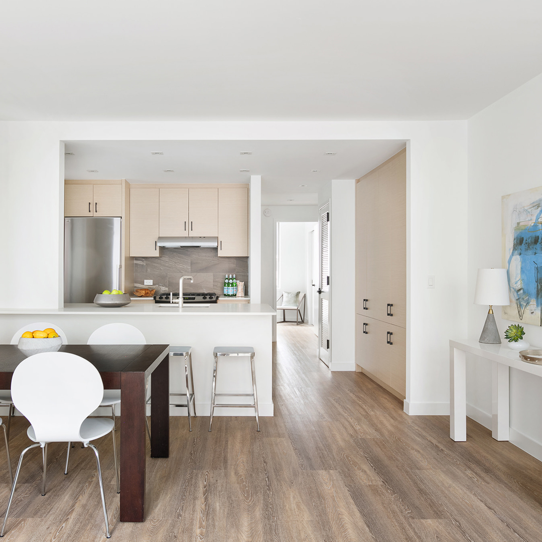 2Lengineering's tweet photo. Stunning photos of one of the beautiful #apartments at our 15 Cliff project, where we provided MEP-FP #engineering services to support the #building. This included services to support the lobby #renovations, leasing office, mailroom, gym, &amp; retail space.

Photo Credit: 15 Cliff https://t.co/ZBQUR6l6CY