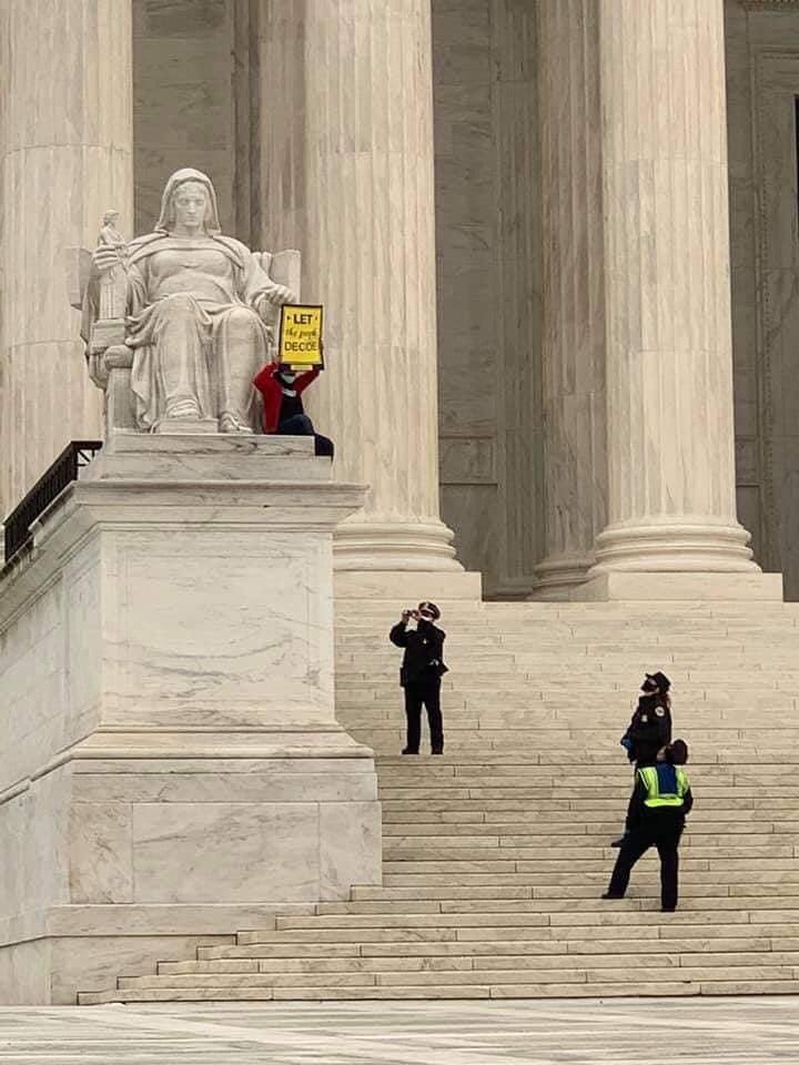 cjm678692's tweet photo. I stand in solidarity with my fierce friend Tammy Brown and her #SCOTUS protest yesterday about tonight's vote.
Tammy speaks for me and thousands of women β- we will NOT be silenced!
βπΏπβπΎπβπ½π
#BlockBarrett #ImWithTammy #LetThePeopleDecide #NoConfirmationBeforeInauguration https://t.co/CntN3qKLRC