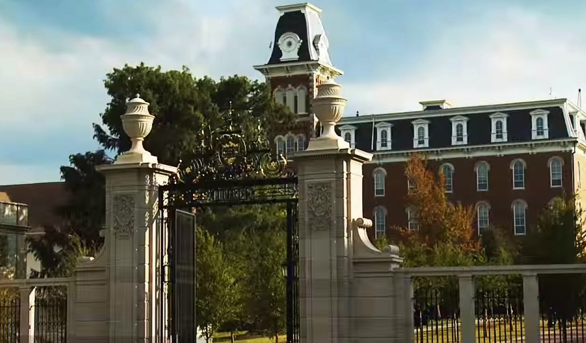 #UniversityofArkansas few paces to the south of McQueen Dental #FayettevilleAR