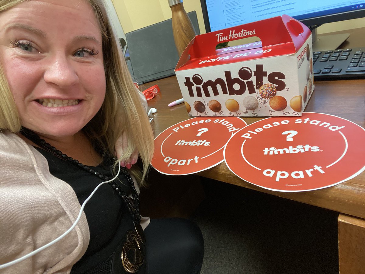 Ohh this afternoon will be fun! <a href="/CJMaxw311/">Chris Maxwell</a> and I are making a 3-act lesson this afternoon. Stay tuned <a href="/CDSBEO_Curric/">CDSBEO Curriculum Team</a> #mathed #onmathchat #onmath #SocialDistancing