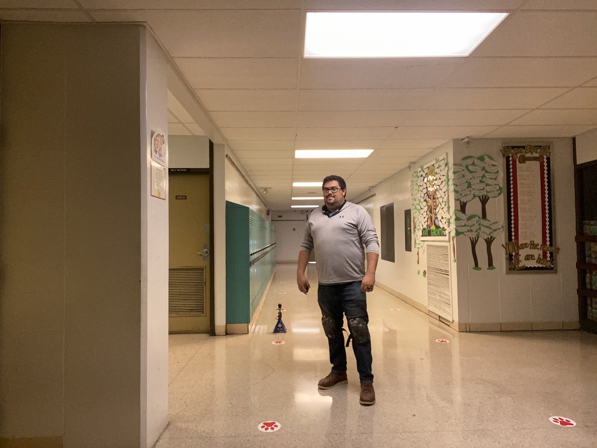 GuestJCPS's tweet photo. Every kid, every day, no matter what. Today, that looks like contractor boots, knee pads, and construction clothes. @MeyzeekMiddle excuse my appearance in classroom visits, because you know I will be there!
#HealthyatMeyzeek #socialdistancing #BearPride https://t.co/RBjCoFz1X1