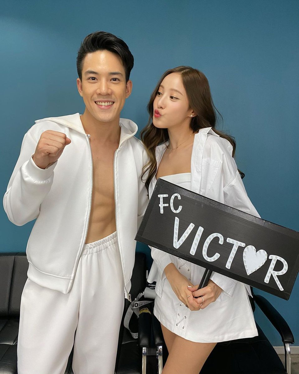VictorZheng92's tweet photo. Мой главный fan. https://t.co/xH3nykraWc