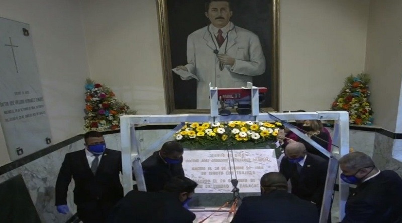 MINUTO A MINUTO | Exhumación de los restos de José Gregorio Hernández “El Santo del Pueblo”
#CuarentenaRadicalEficaz
https://t.co/TfS0AHZcsQ https://t.co/B6Owm7loYq