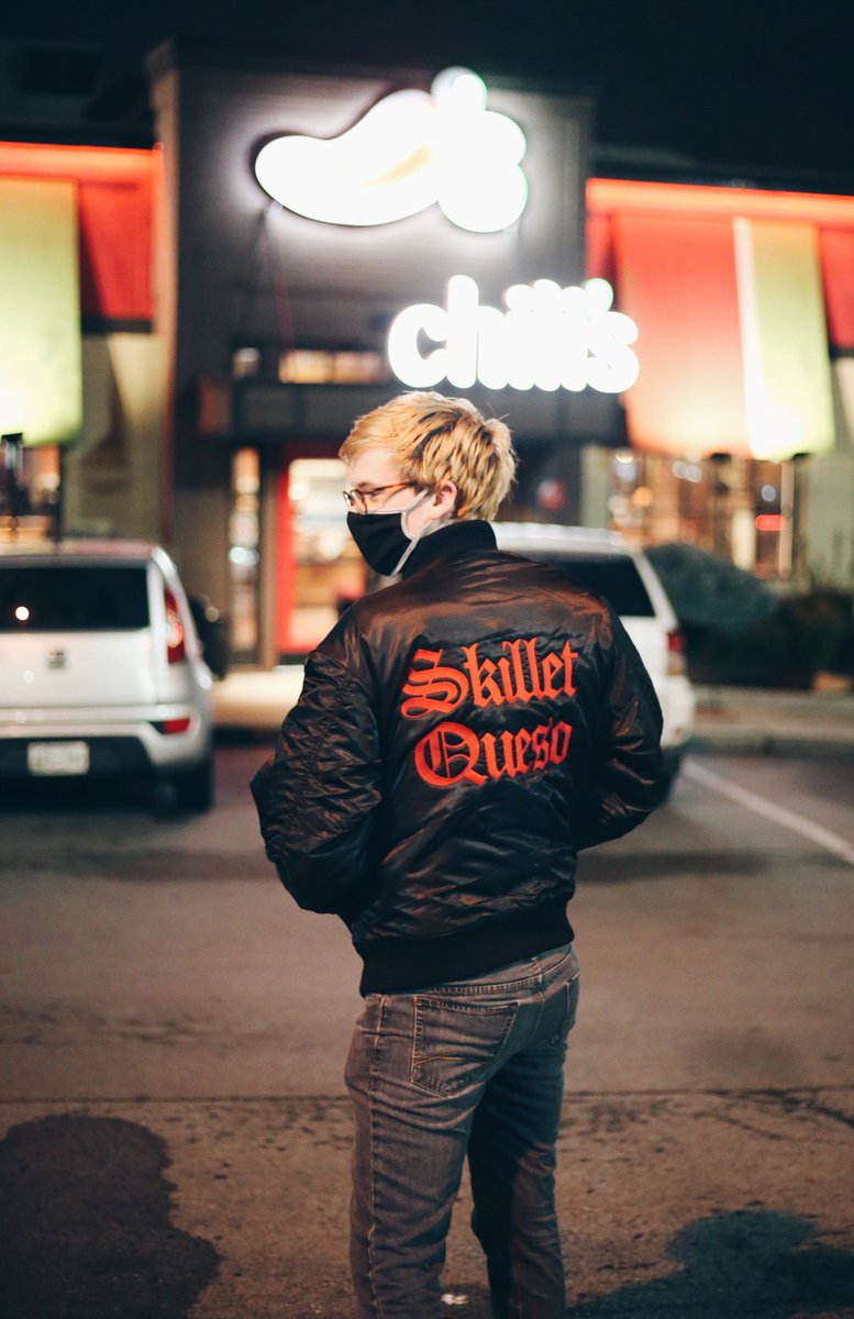 JosephBerryman_'s tweet photo. @Chilis if you need a merch photographer just hit me up I’ll forward my portfolio https://t.co/zPoa5ZOUuD