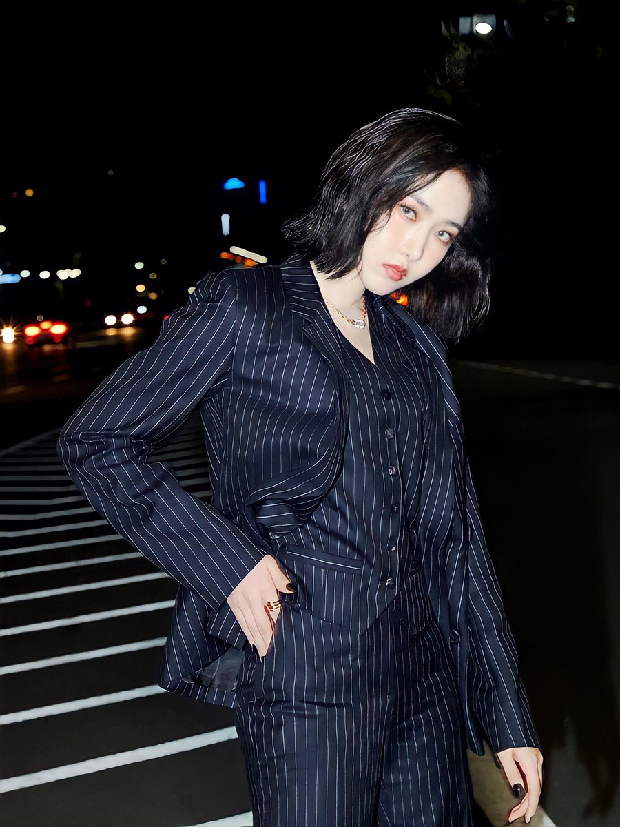 Concept Photo
<My Way >

#回_Walpurgis_Night 
#여자친구 #신비