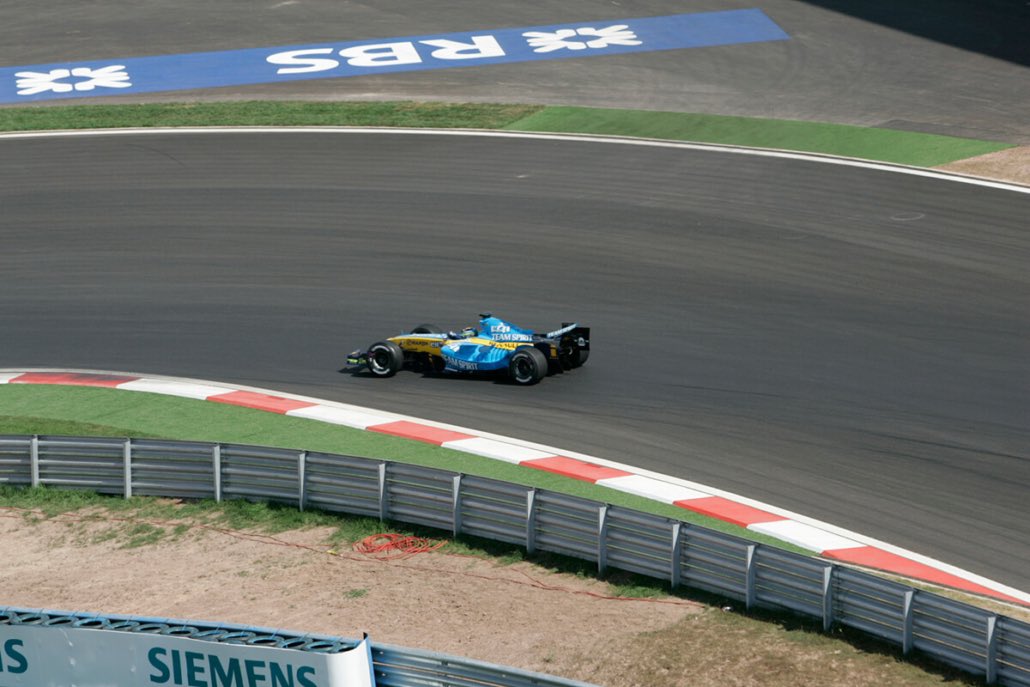 istanbulbld's tweet photo. 9 yıl aradan sonra asfalt ağlayacak.🏎💨

🏁13-15 Kasım tarihleri arasında Intercity İstanbul Park’ta gerçekleşecek olan Formula 1 #TurkishGP'ine İstanbul’un en iyi şekilde ev sahipliği yapması için titiz bir şekilde çalışıyoruz.

Welcome back! @F1 https://t.co/O4mOHdVWMW