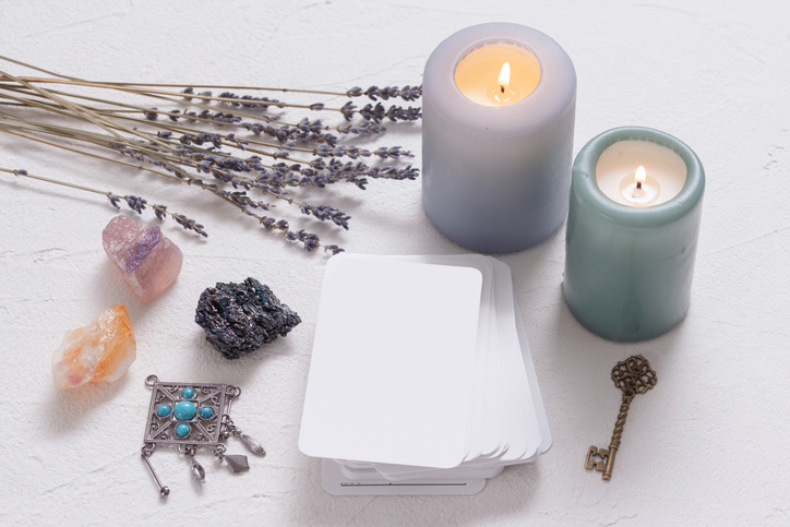 LlewellynBooks's tweet photo. We can all feel deflated when we see a "scary" card in our #tarot spread, especially in the Final Outcome position. But what if these "scary" tarot cards simply weren't as dark & despairing as we think? FEARLESS TAROT author @elliot_oracle explains.
https://t.co/RPyegxMvLl https://t.co/TKYsKkwECi