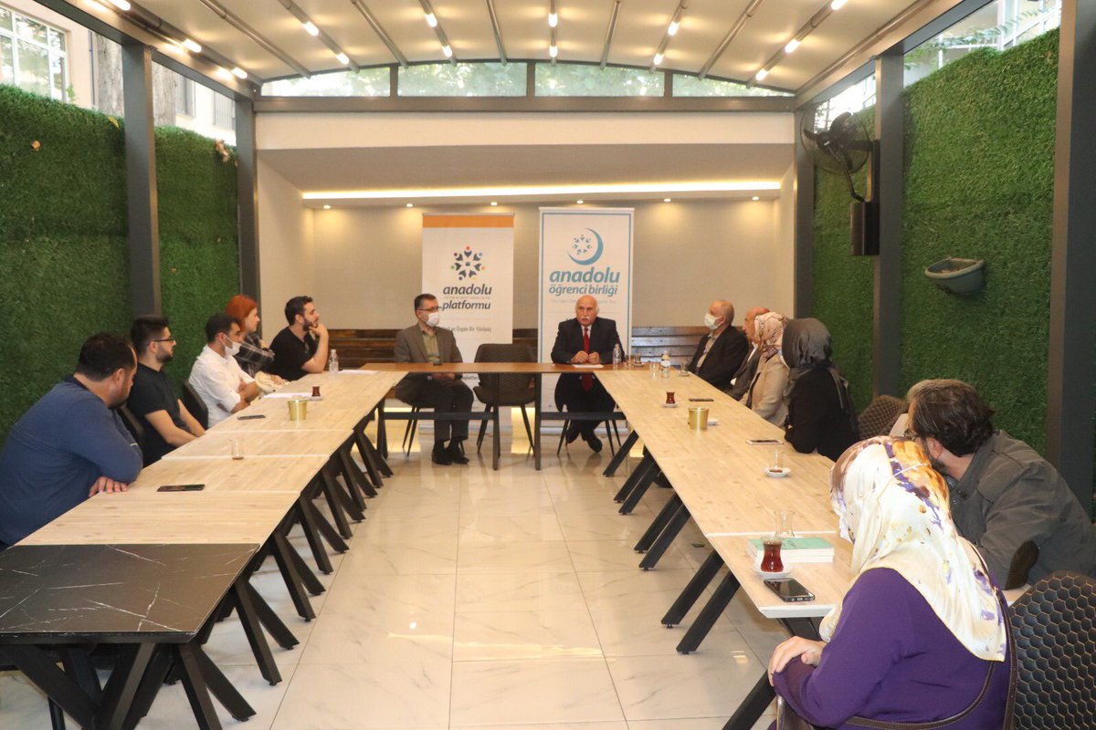 Anadolu Platformu, HAKAD ve AÖB tarafından düzenlenmiş olan
“Koca Çınarlardan Genç Yüreklere” projesinin ödül töreni, Anadolu Platformu Genel Merkezinde gerçekleşti. 

🌐kocacinar.org