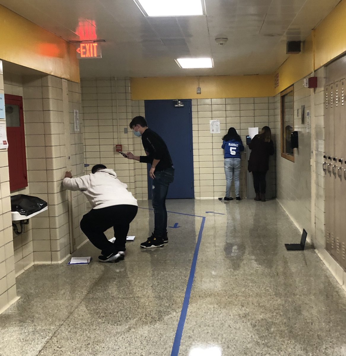 JenniferKunes's tweet photo. Anyone else with a spring in their step this morning after that Brown’s win?!? 🎶Yeah, I’m free, free fallin🎶 in physics class today!! (You know I ❤️to sing!) Lab partners in-class and remote. One BIG happy family! What labs look like in 2020! #freefall #inquiry #makeitwork https://t.co/fnnQ5zS5iC