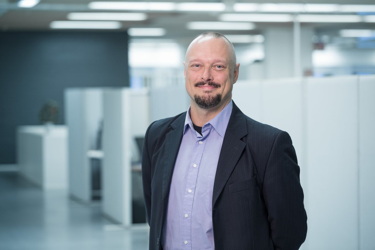 VTTFinland's tweet photo. Onnea @jpylen, Suomen operaatiotutkimusseuran vuoden OR-henkilö 🥳"Systeemitieteen menetelmät ovat erinomaisia työkaluja taisteluun rajallista ajattelua ja osaoptimointia vastaan."    https://t.co/w1uPEPq30X #tiede #tutkimus https://t.co/ePSNpzC2jD