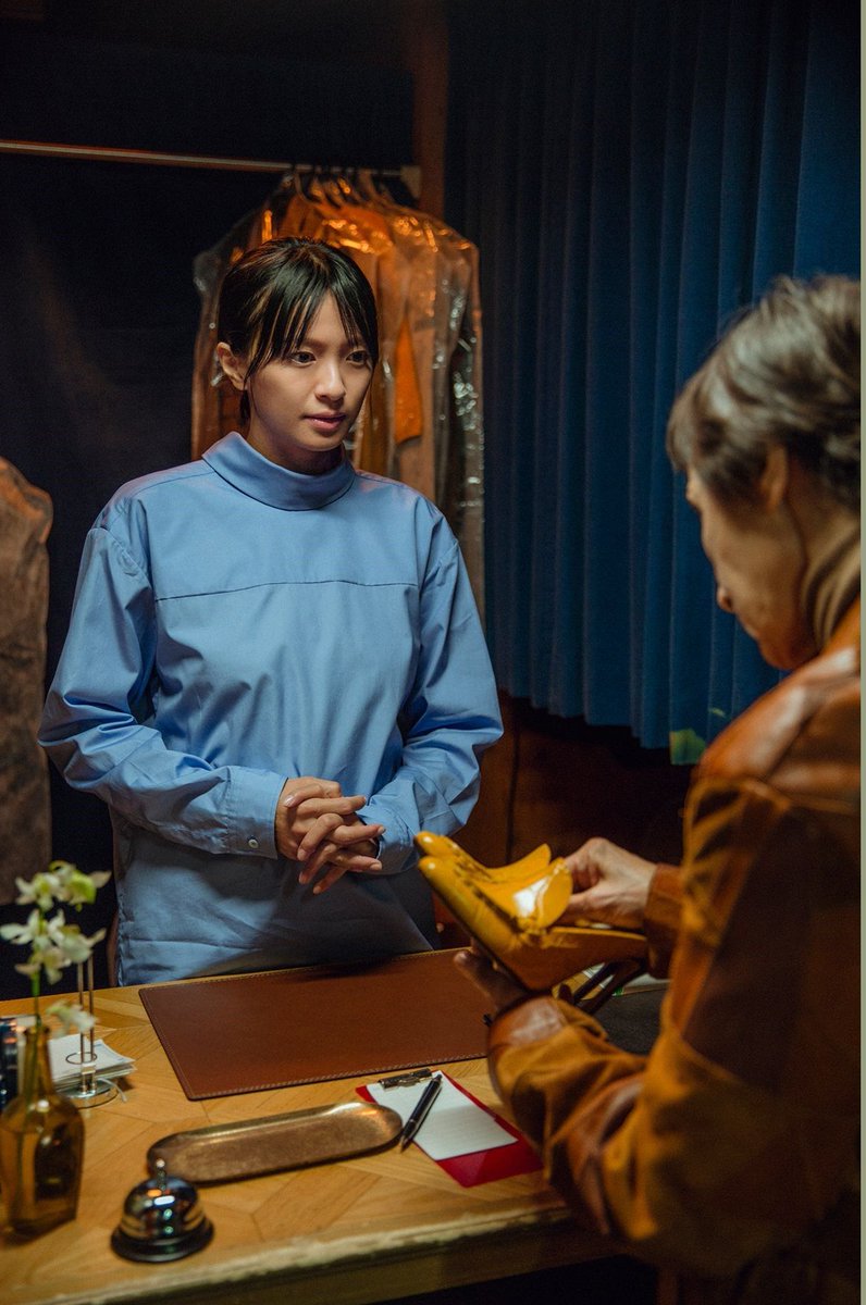 Vogue Japan 榮倉奈々が懸命に日々の業務に励むランドリーの店員を演じる トッズのオリジナルショートムービー T Co 6pmmlndito Vogue Japan 榮倉奈々が懸命に日々の業務に励むランドリーの店員を演じる トッズのオリジナルショートムービー T Co 6pmmlndito