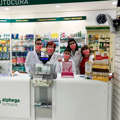 komenitalia's tweet photo. Farmaciste e farmacisti Boots e Alphega Farmacia sono Ambasciatori della #Prevenzione.
Cerca la farmacia più vicina a te per indossare il #RibbonRosa.

#komenitalia #mesedellaprevenzione https://t.co/aienRxj9Jf