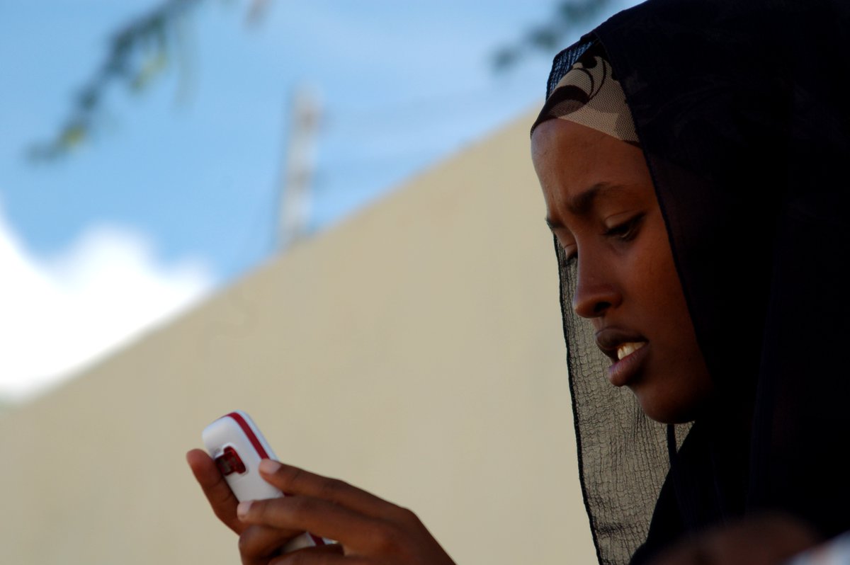 How do ICTs 📲💻 affect mobility and migration in the Horn of Africa?
Read our new research from <a href="/PeteChonka/">Pete Chonka</a> &amp; <a href="/Y_Haile/">Yidnek, Yidnekachew Redda Haile</a>: blogs.soas.ac.uk/ref-hornresear…